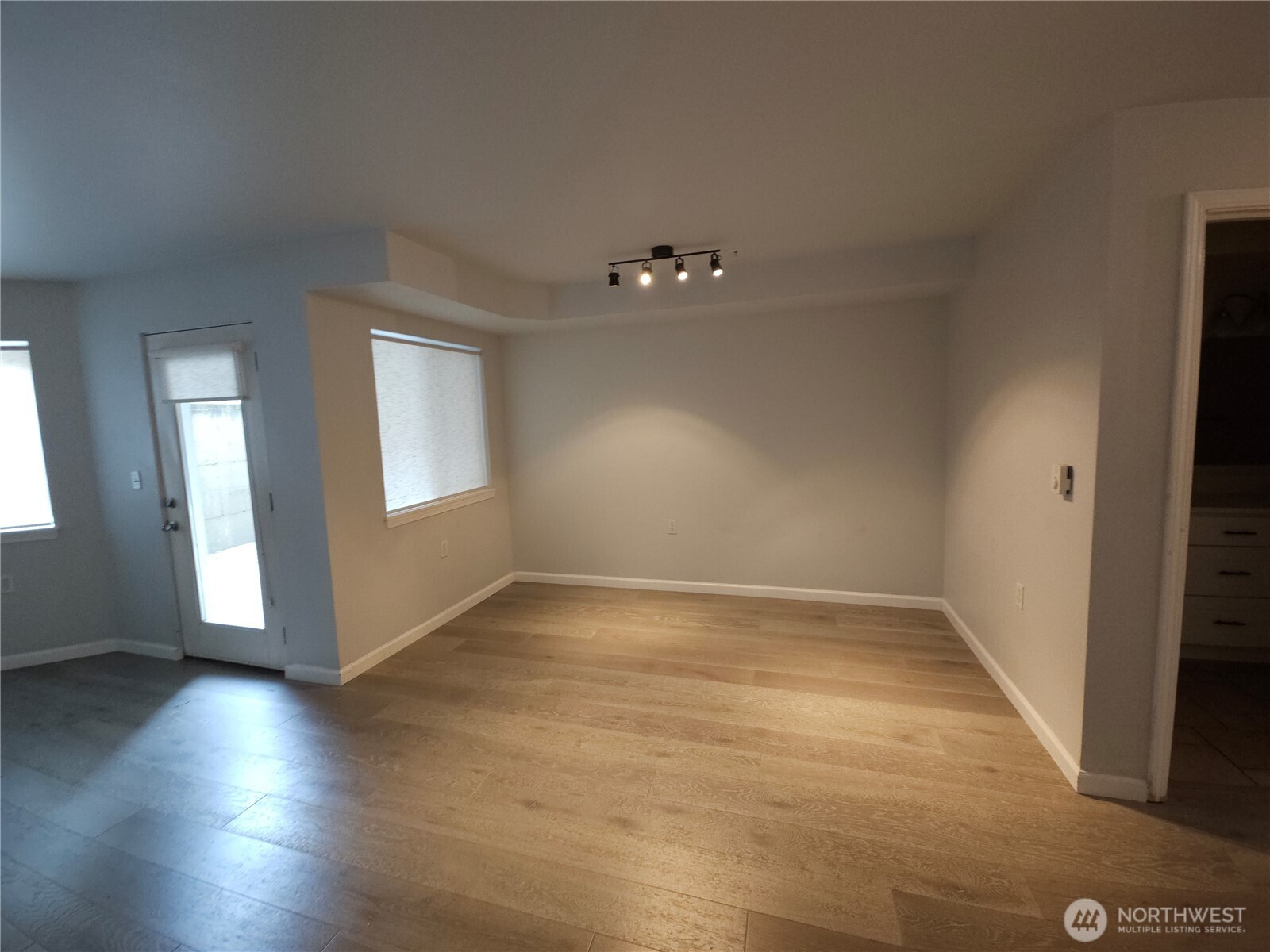 2530 15th Avenue W #303, Seattle, WA 98119-2050