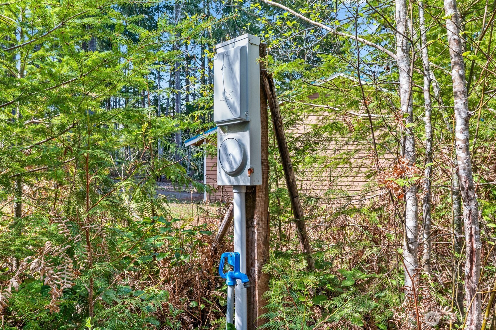 60 N Beaver Place N, Hoodsport, WA 98548