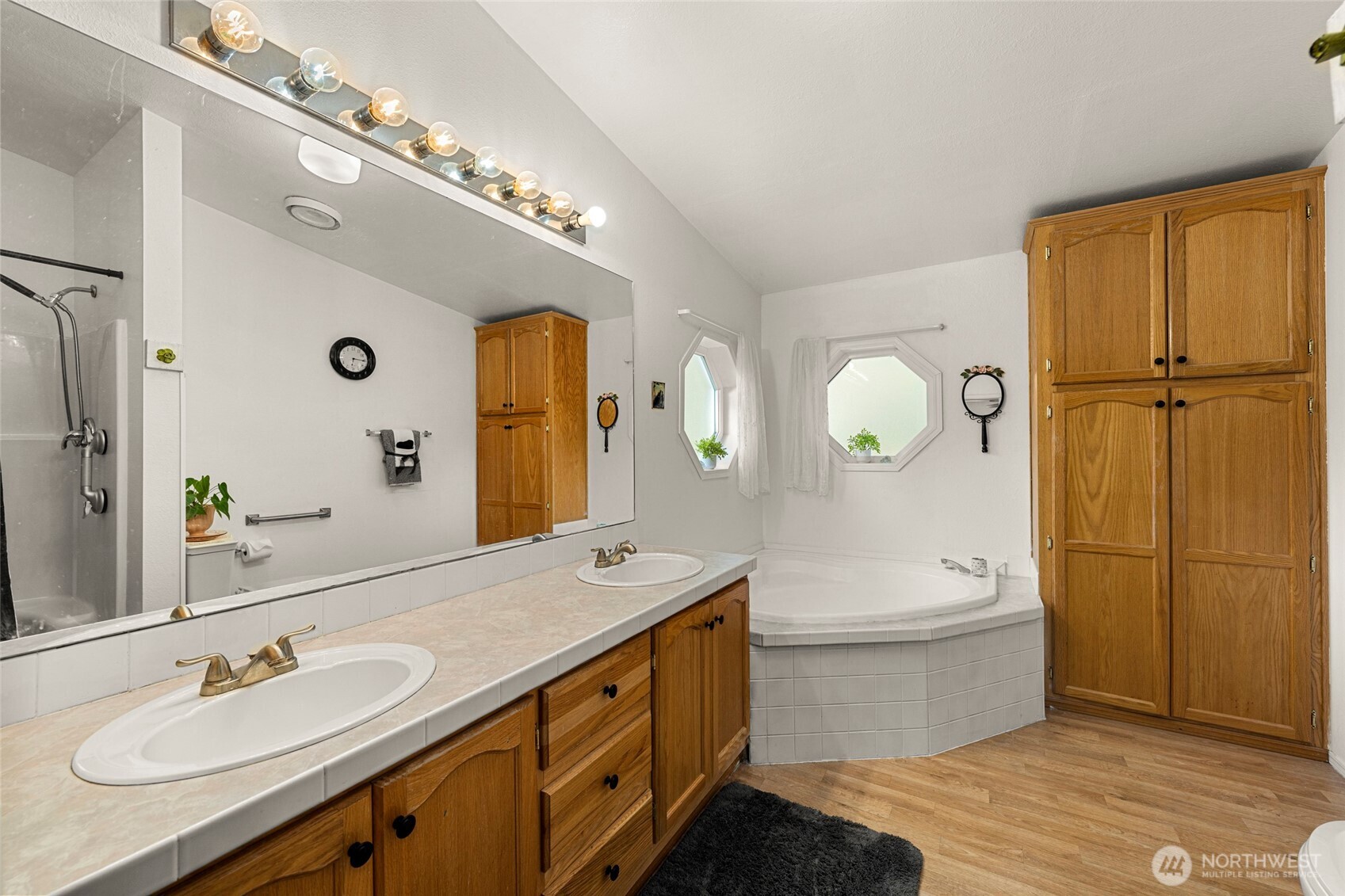 24502 Saddle Street , Leavenworth, WA 98826