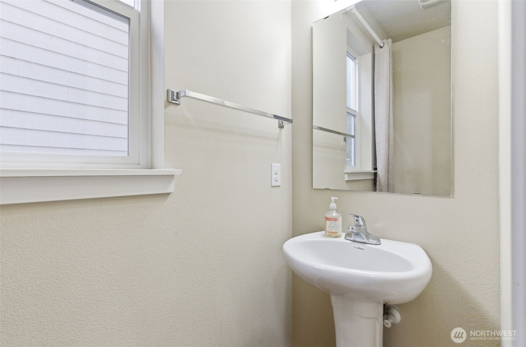 1569 NE Fontaine Way , Poulsbo, WA 98370