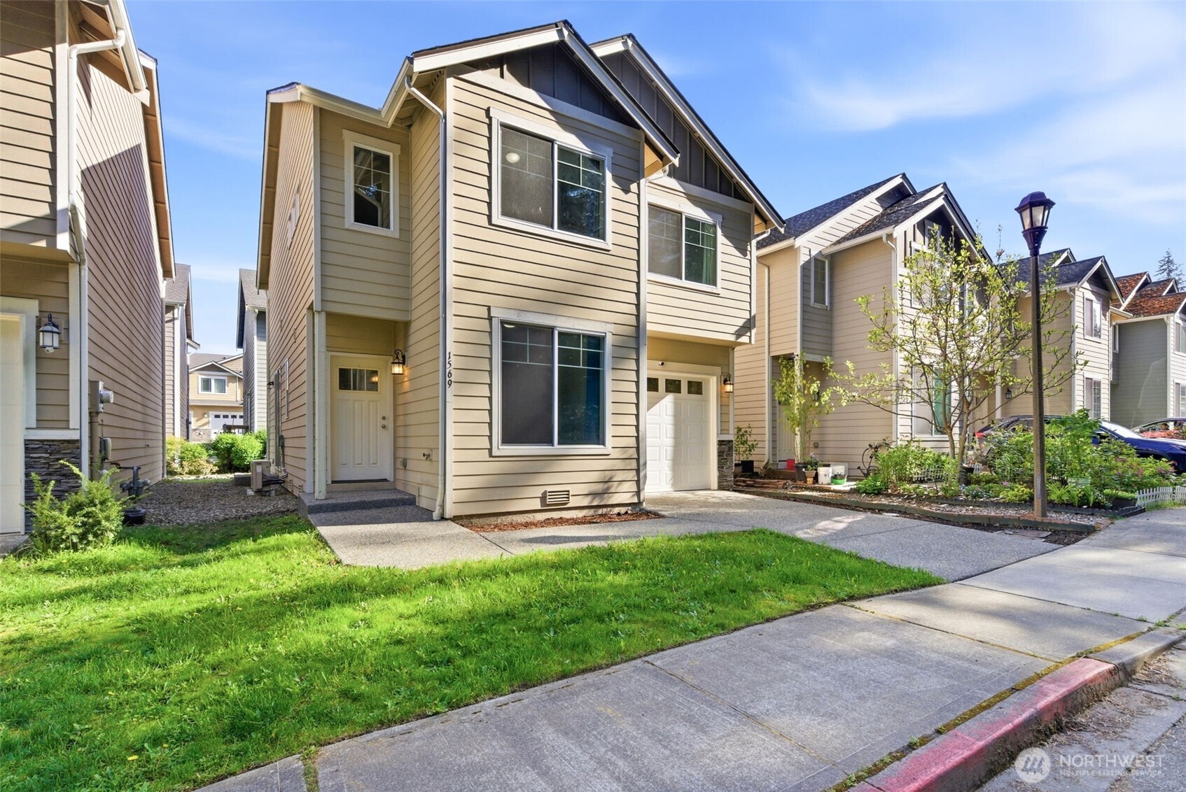 1569 NE Fontaine Way , Poulsbo, WA 98370