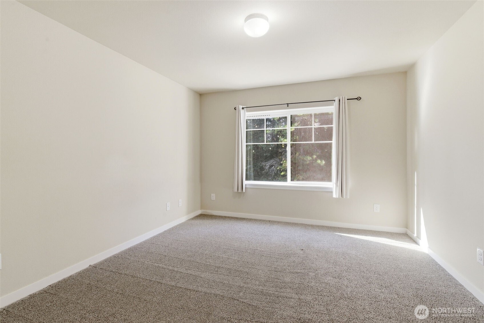 1569 NE Fontaine Way , Poulsbo, WA 98370