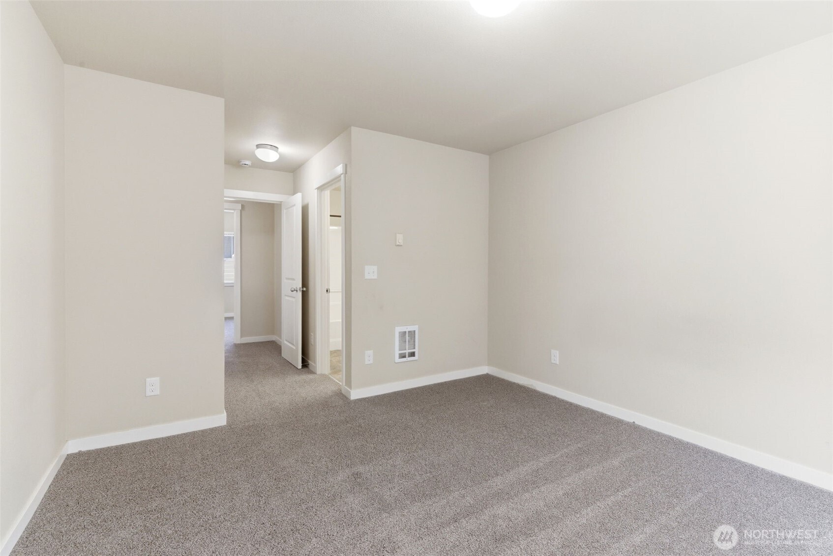 1569 NE Fontaine Way , Poulsbo, WA 98370