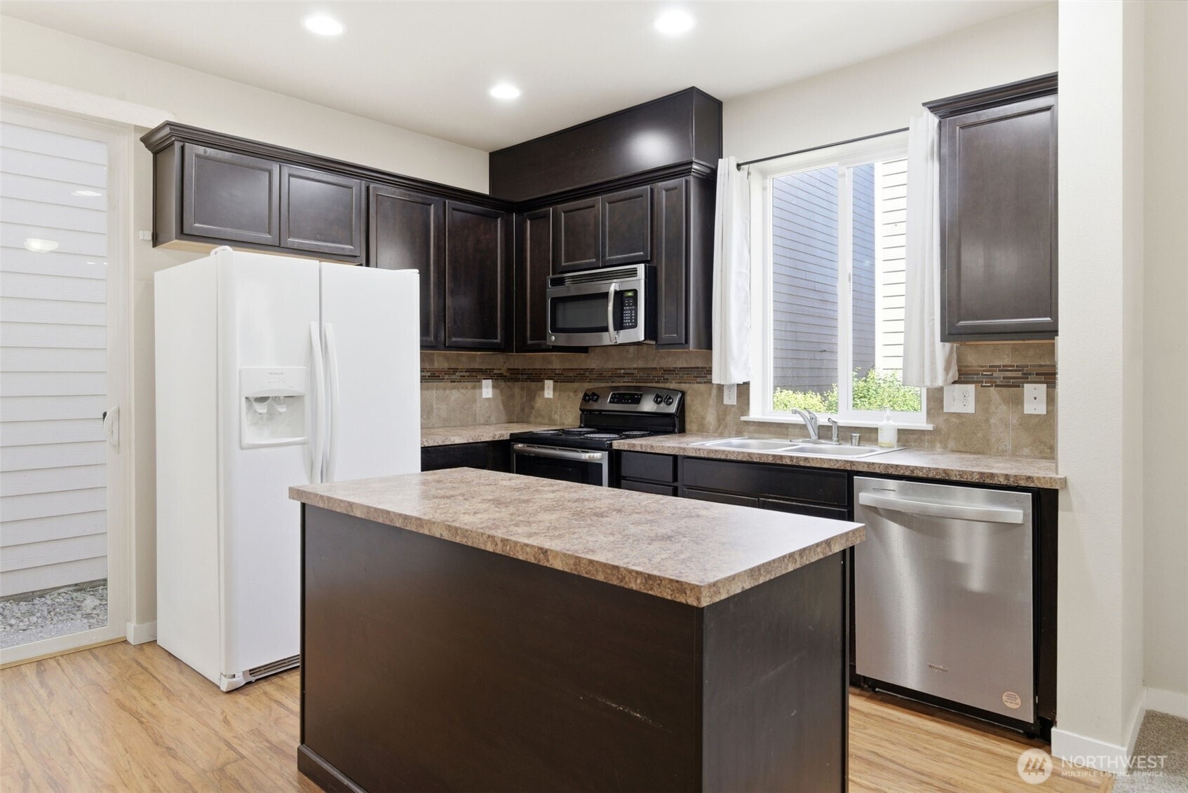 1569 NE Fontaine Way , Poulsbo, WA 98370