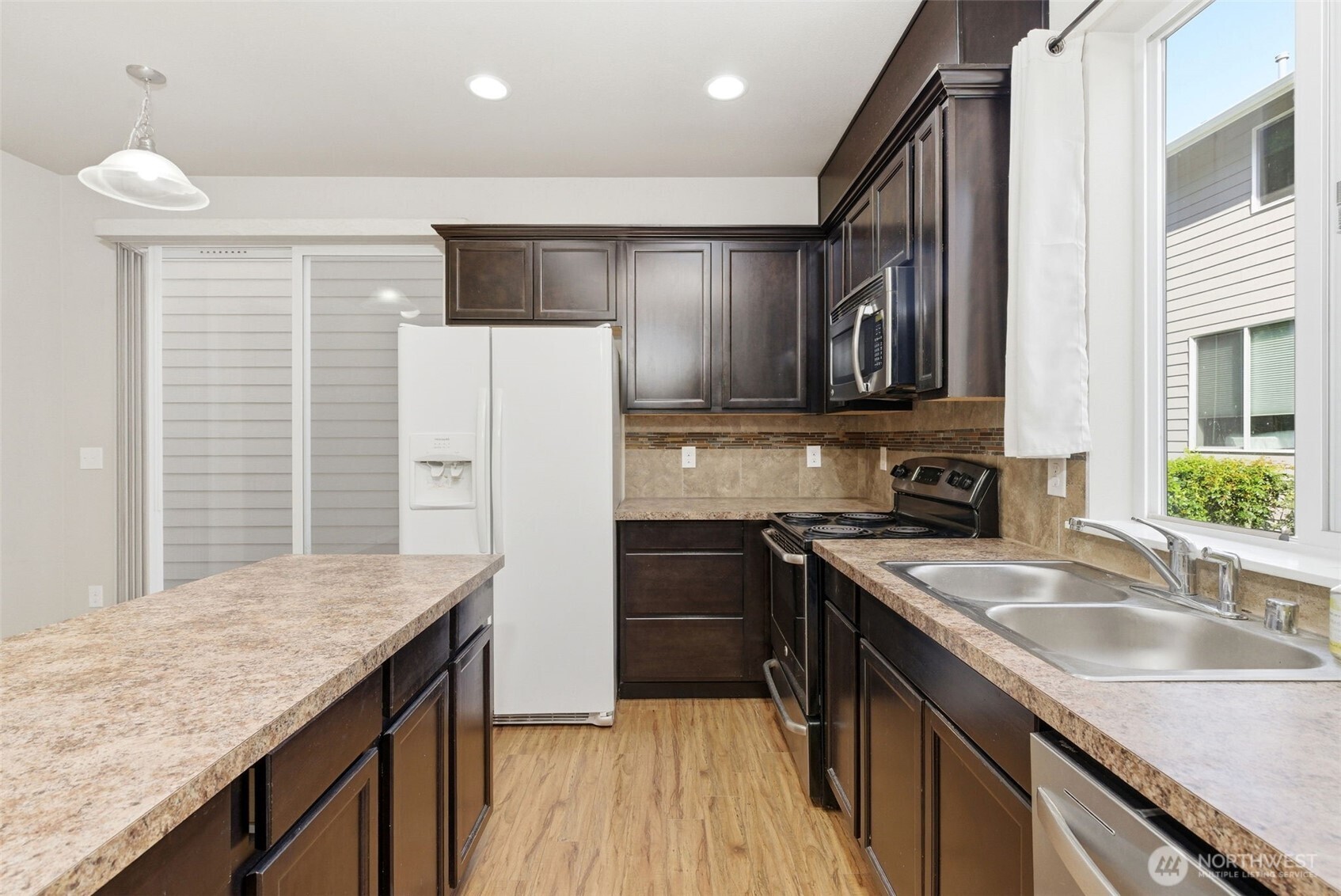 1569 NE Fontaine Way , Poulsbo, WA 98370