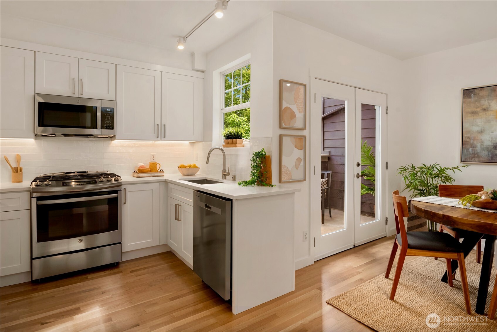 5430 California Avenue SW #2C, Seattle, WA 98136