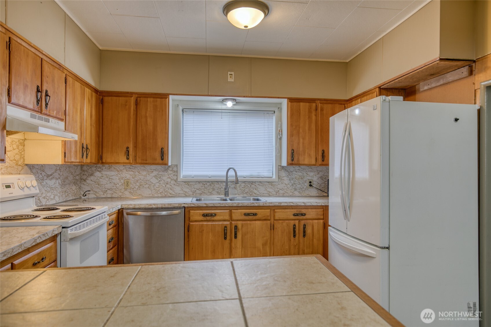 914 Wheeler Avenue , Hoquiam, WA 98550