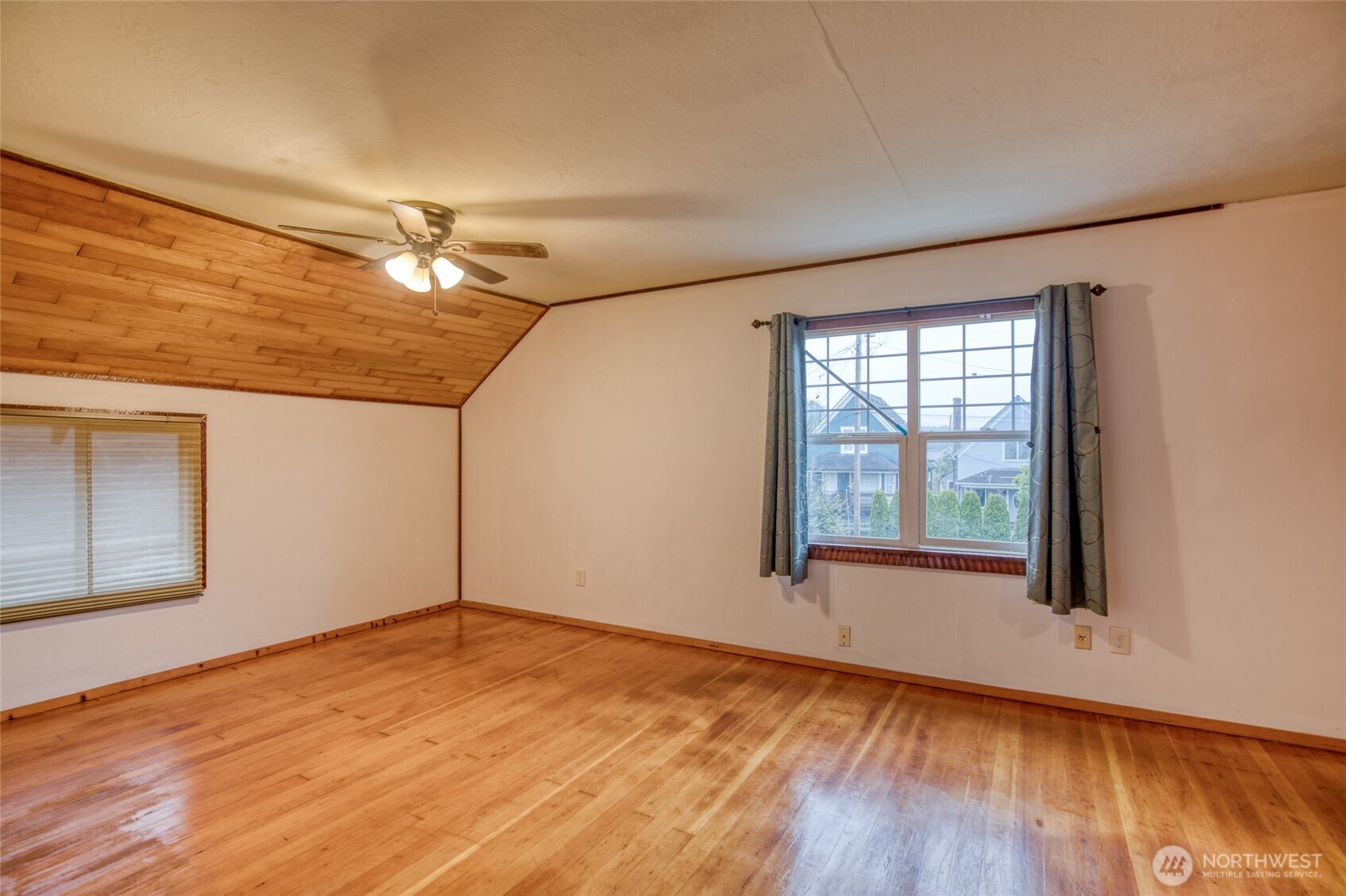 914 Wheeler Avenue , Hoquiam, WA 98550