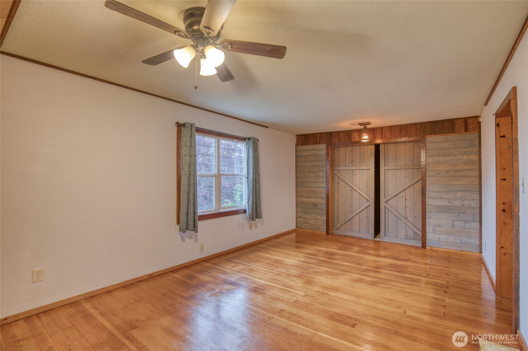 914 Wheeler Avenue , Hoquiam, WA 98550