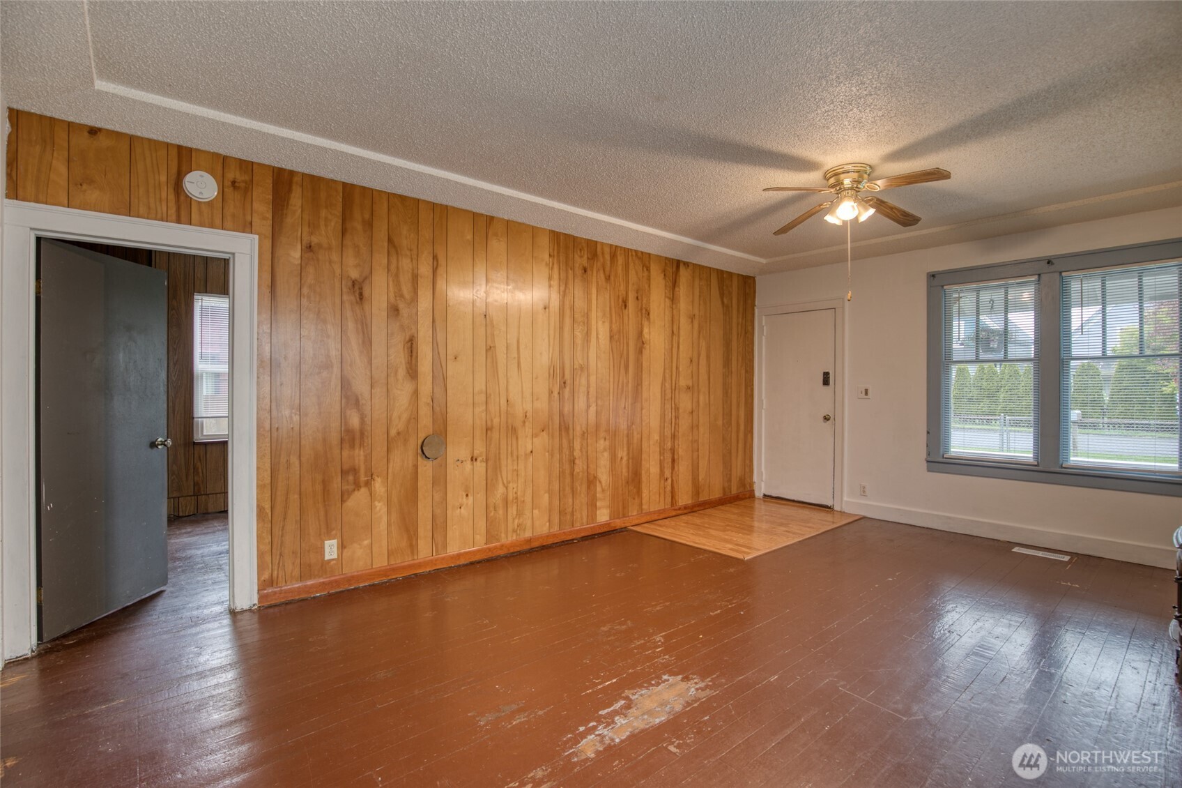 914 Wheeler Avenue , Hoquiam, WA 98550