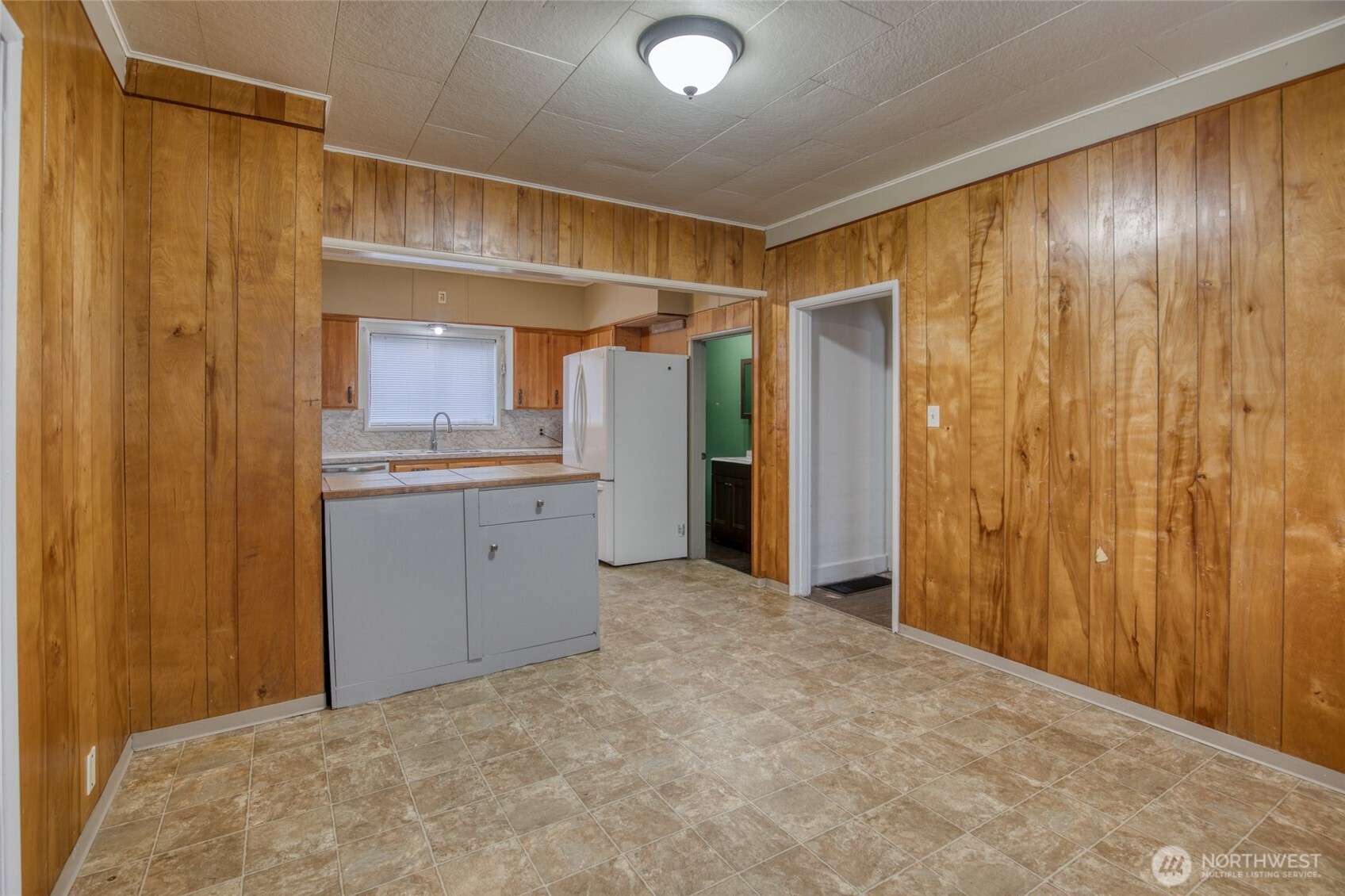 914 Wheeler Avenue , Hoquiam, WA 98550
