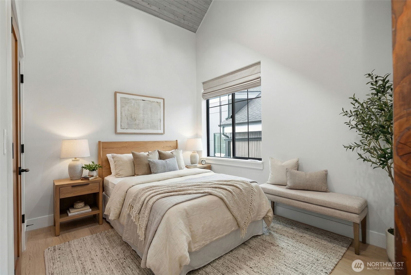 10715 2nd Avenue NW, Seattle, WA 98177-4807