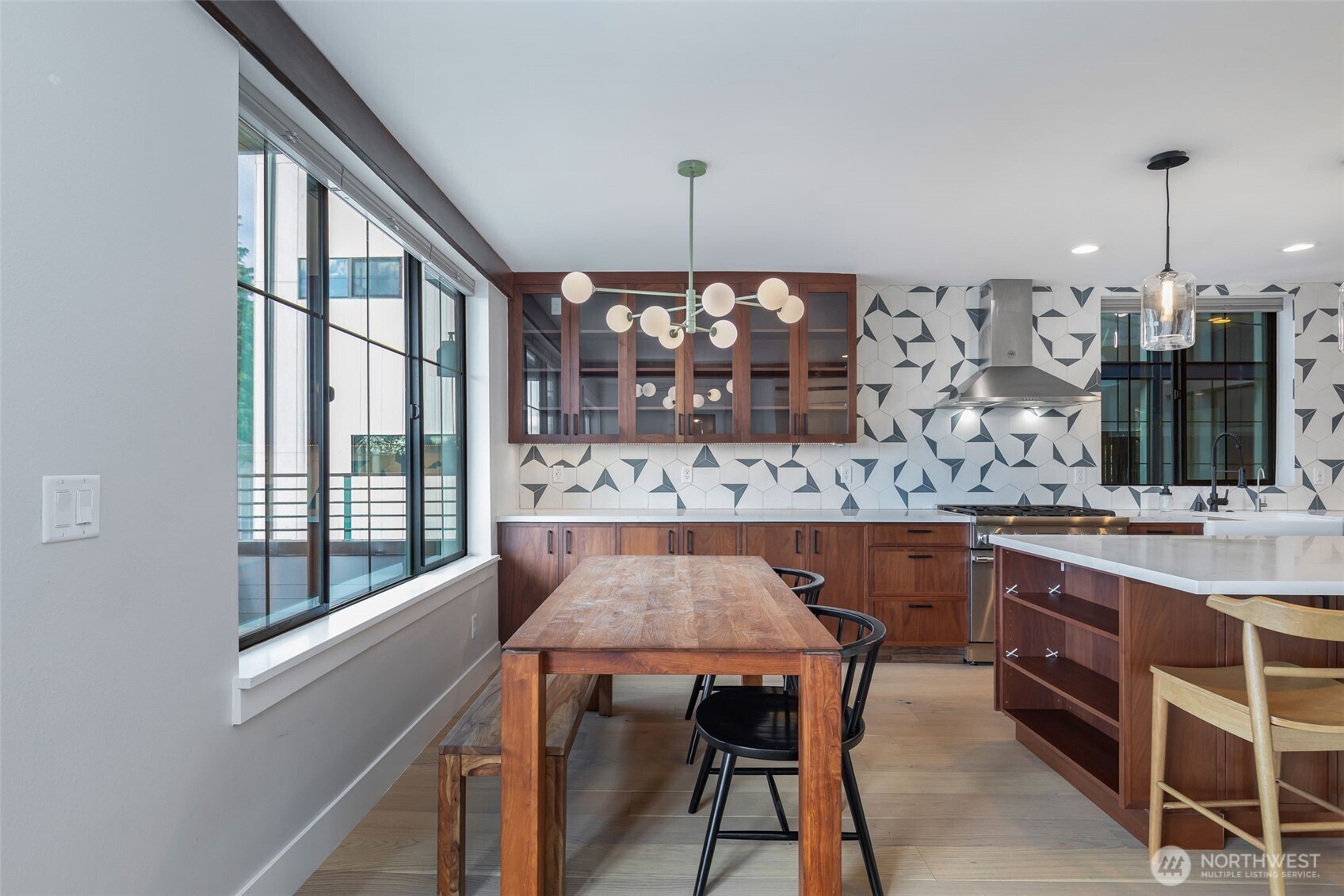 10715 2nd Avenue NW, Seattle, WA 98177-4807