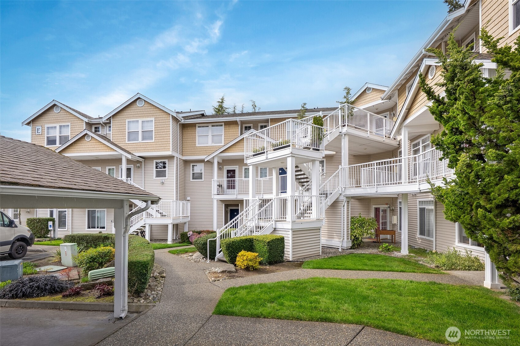 5400 Harbour Pointe Boulevard #E205, Mukilteo, WA 98275