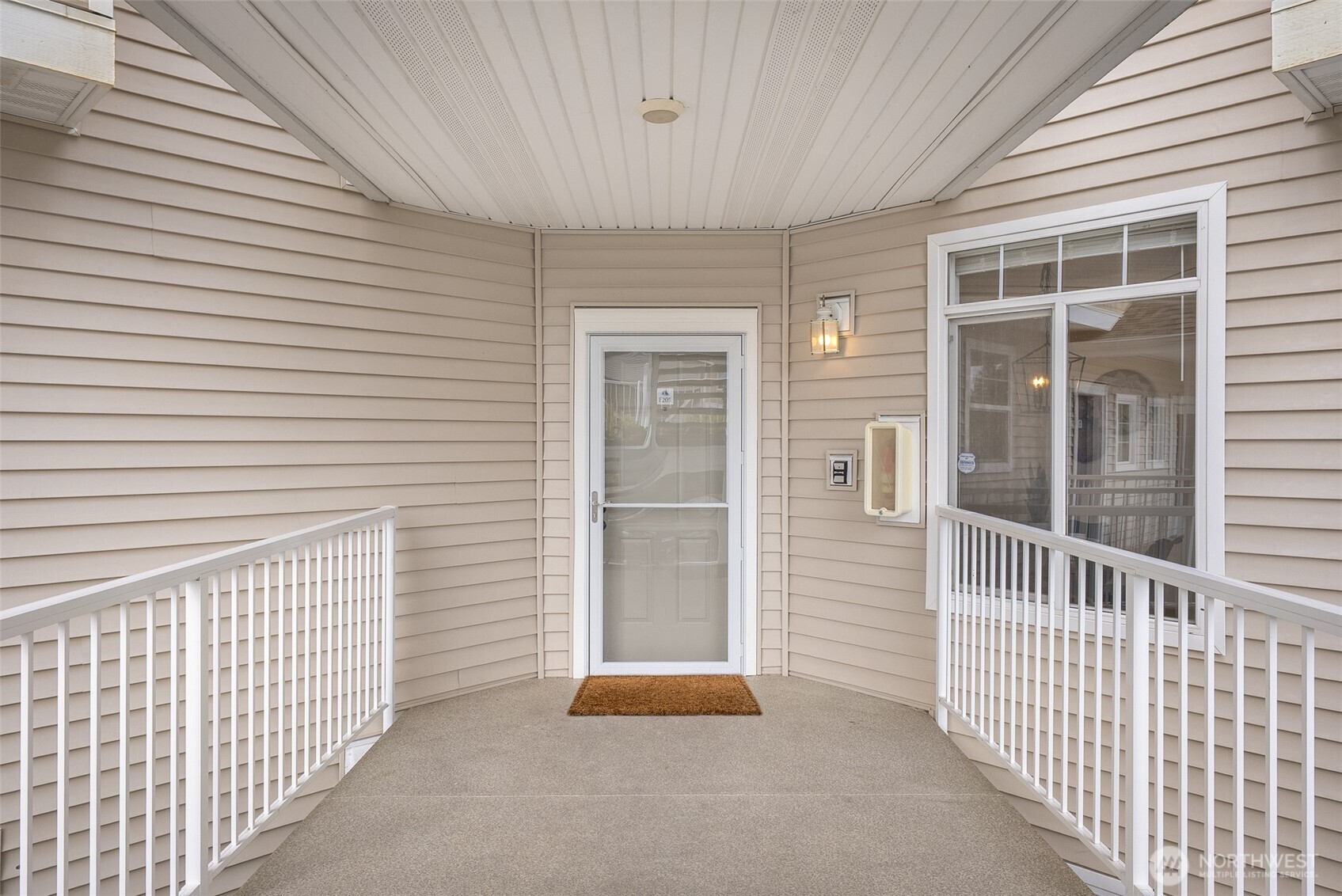5400 Harbour Pointe Boulevard #E205, Mukilteo, WA 98275