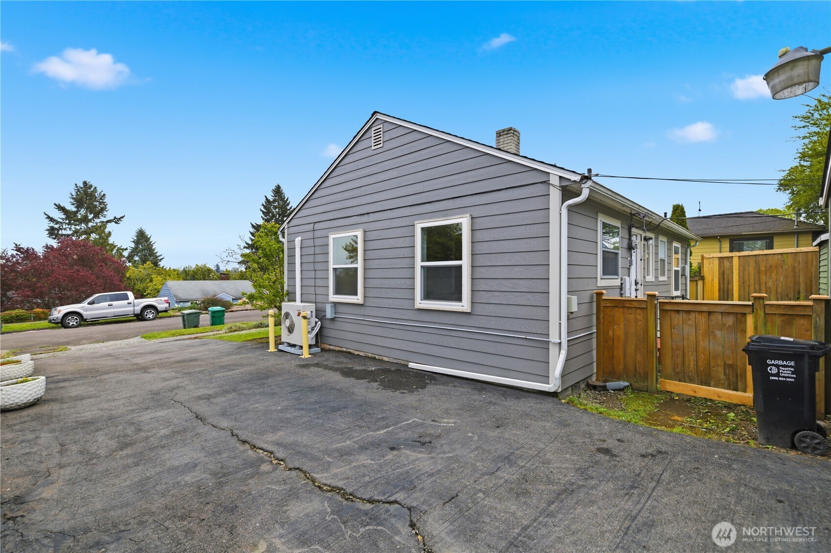 9831 33rd Avenue SW, Seattle, WA 98126