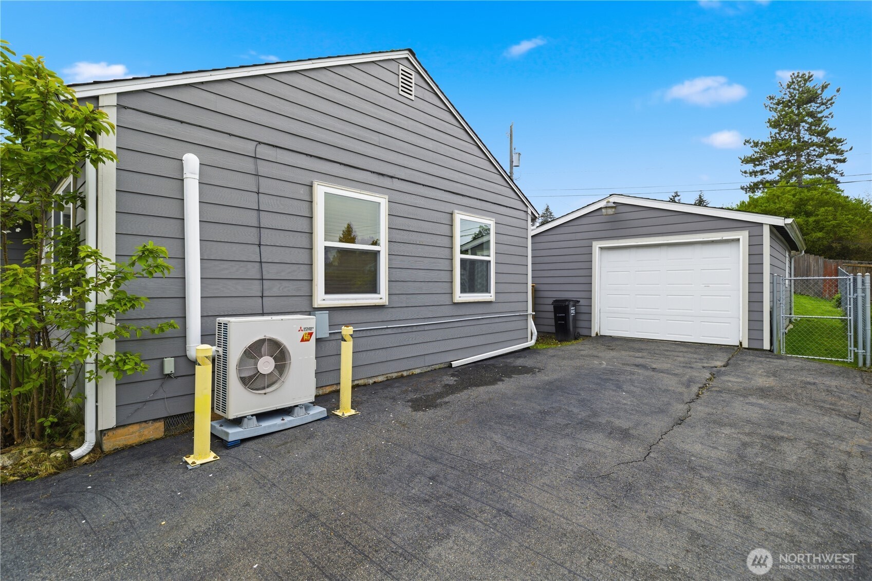 9831 33rd Avenue SW, Seattle, WA 98126