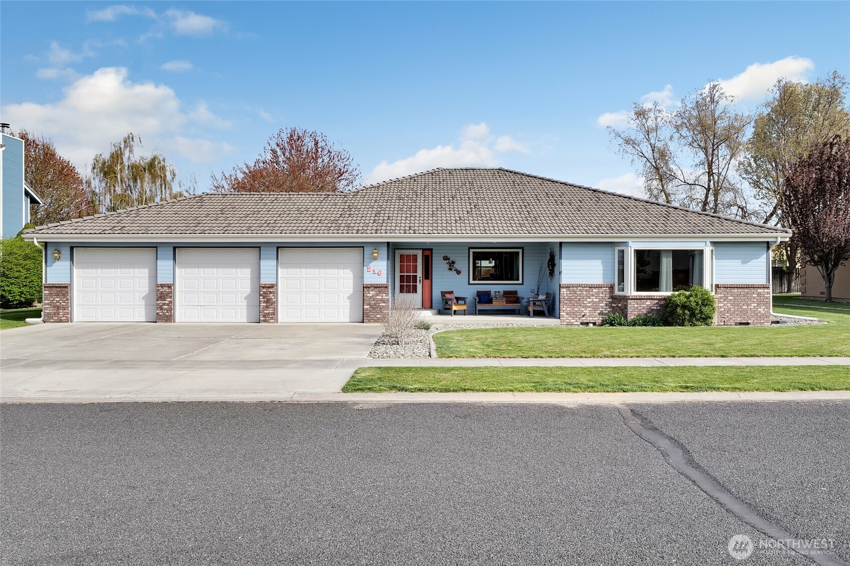 216 E Tanglewood Drive , Moses Lake, WA 98837