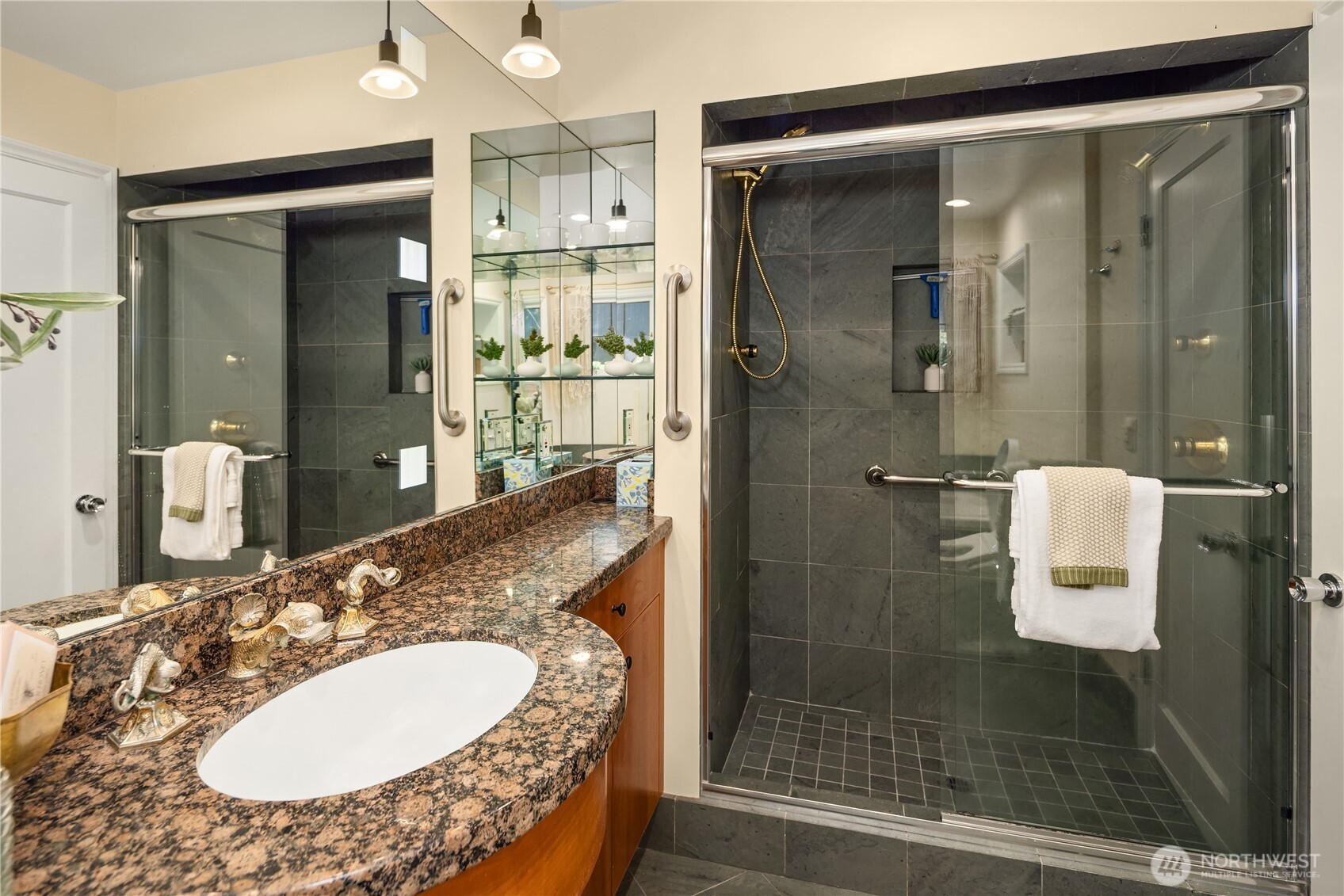 3409 Magnolia Blvd W , Seattle, WA 98199