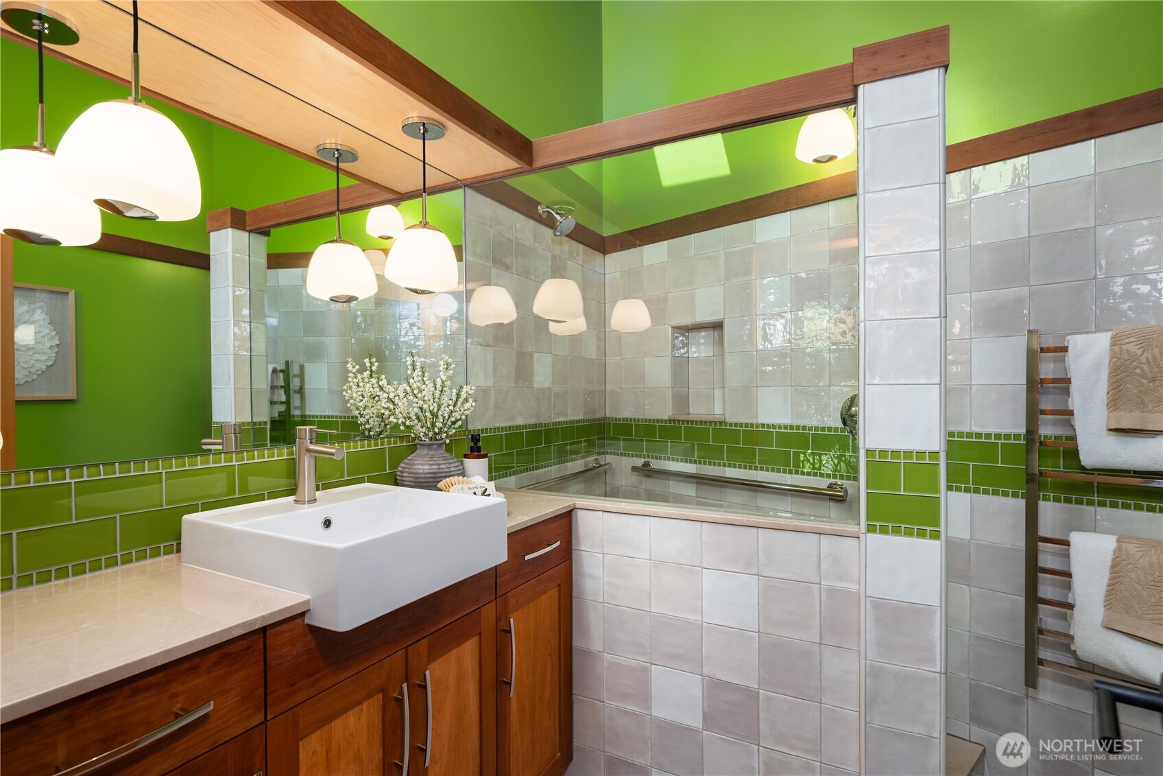 3409 Magnolia Blvd W , Seattle, WA 98199