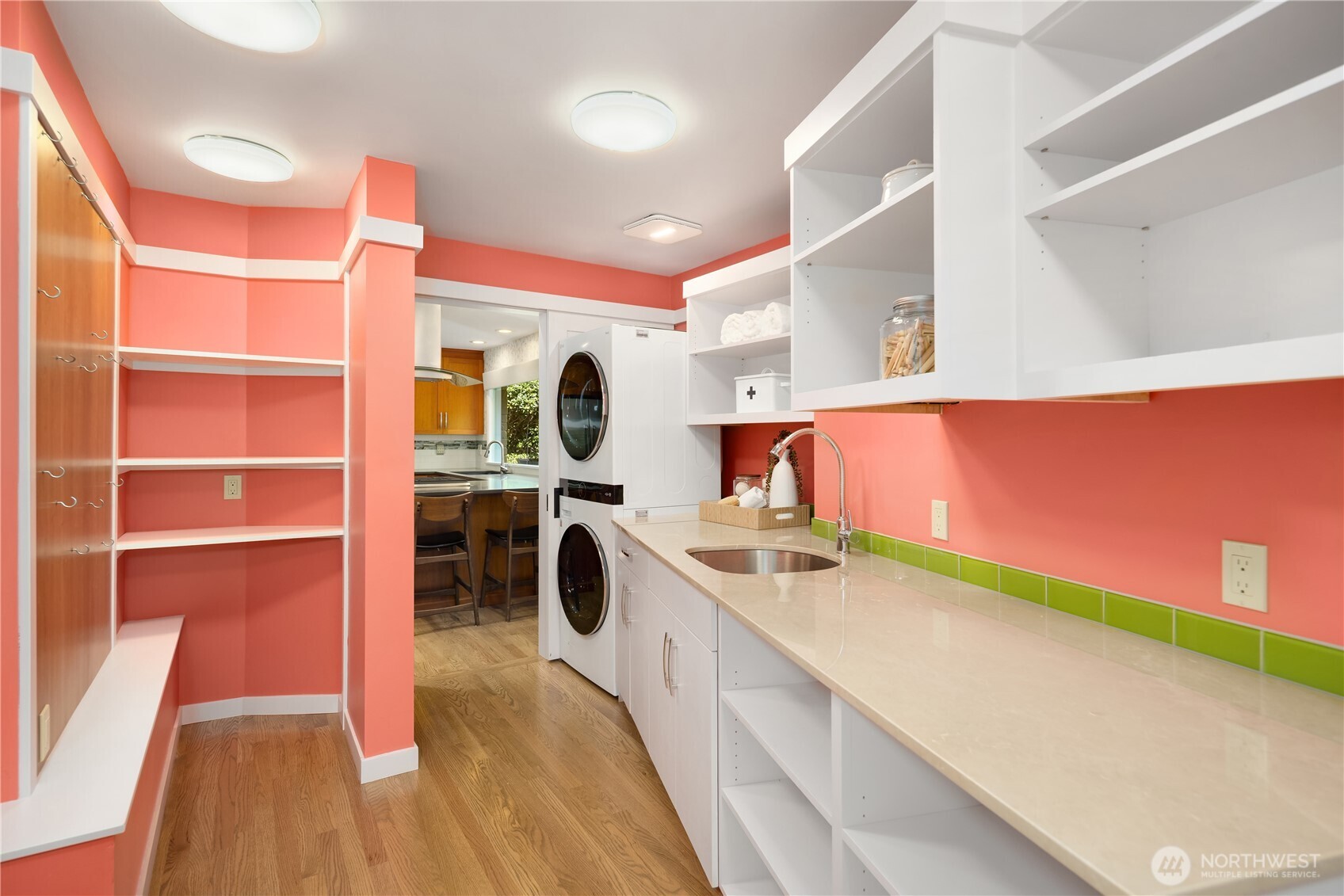 3409 Magnolia Blvd W , Seattle, WA 98199