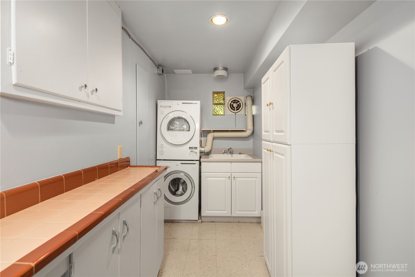 3409 Magnolia Blvd W , Seattle, WA 98199