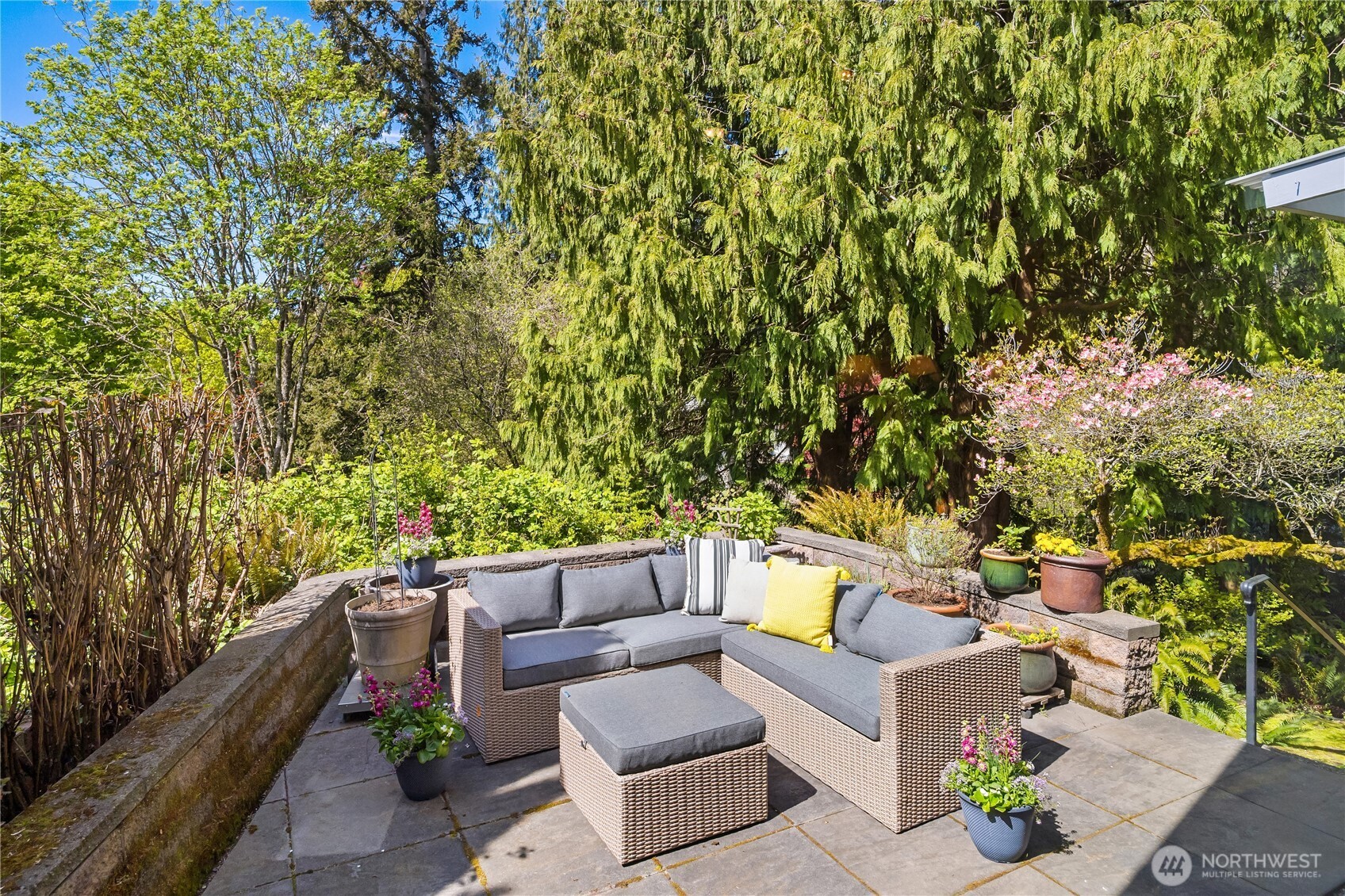 3409 Magnolia Blvd W , Seattle, WA 98199