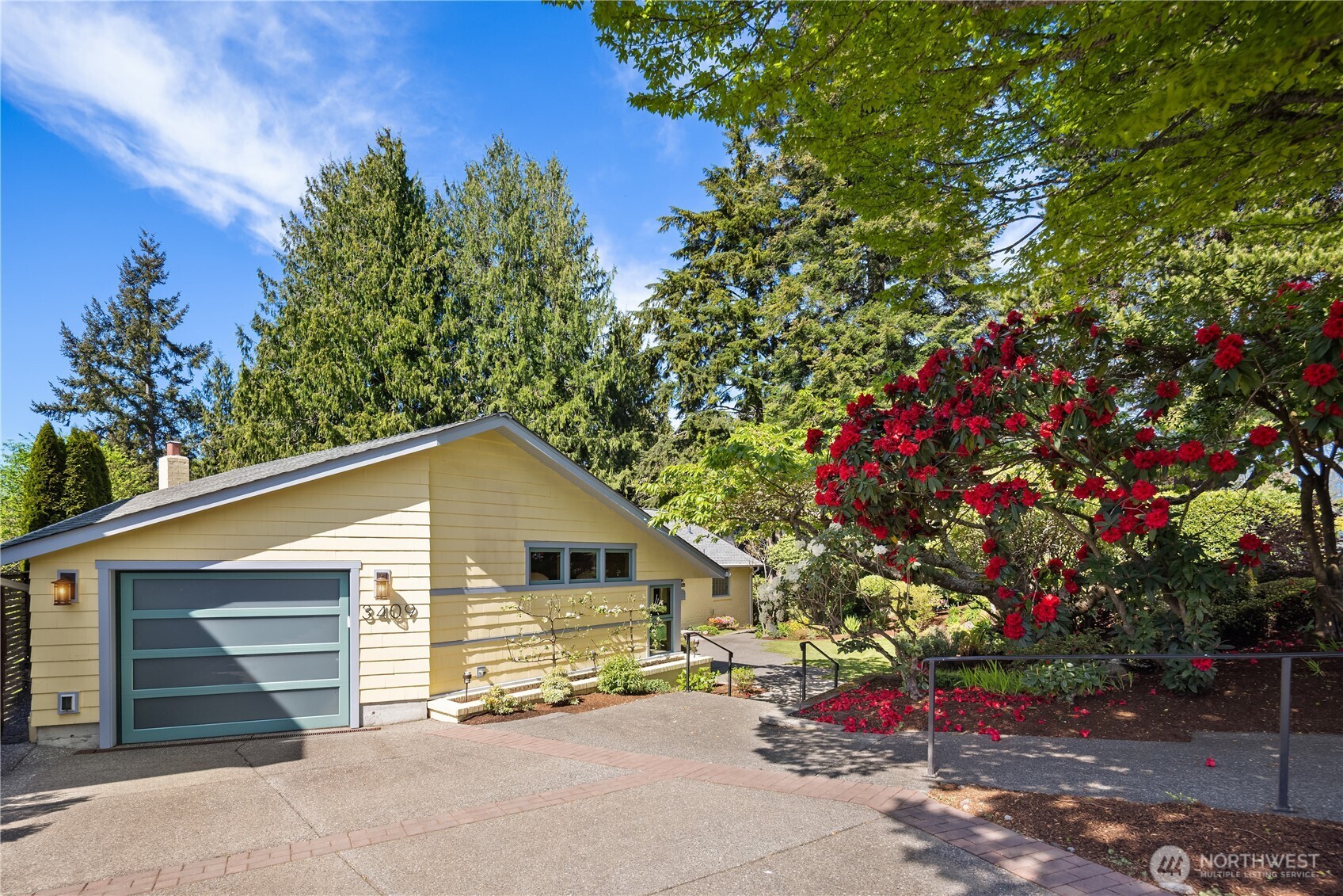 3409 Magnolia Blvd W , Seattle, WA 98199