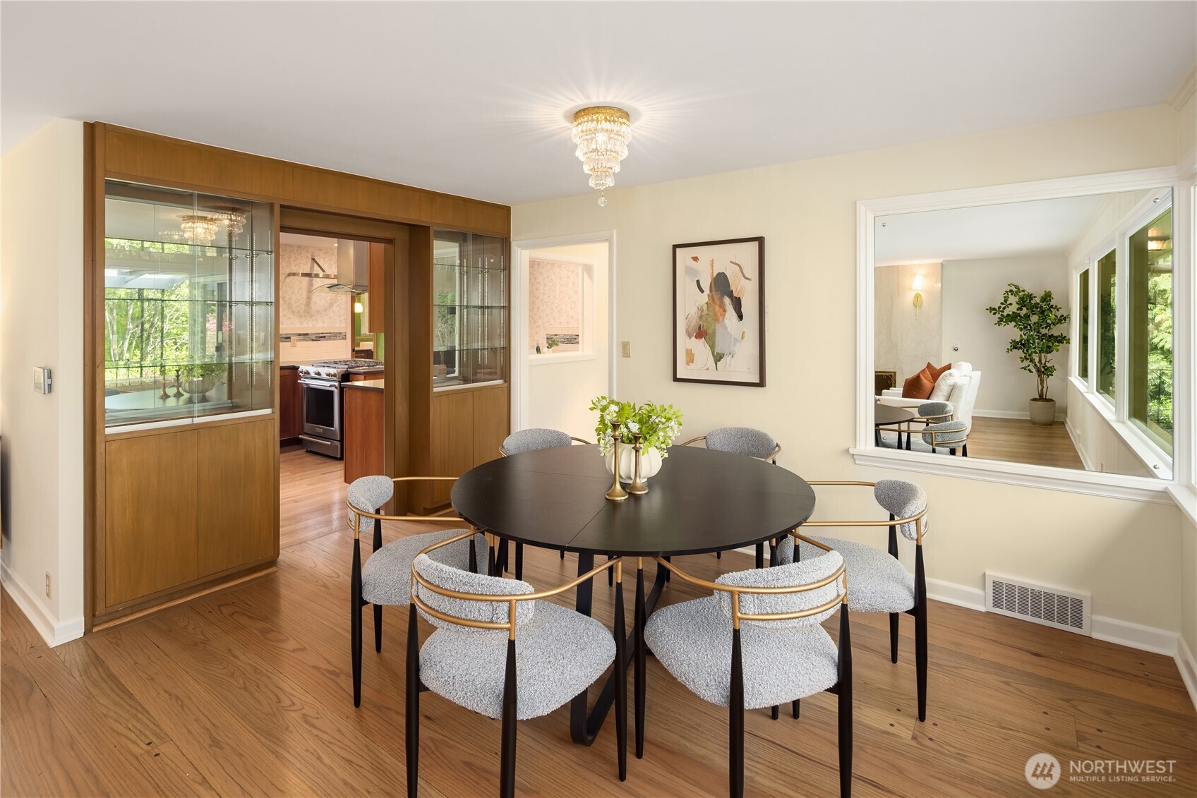3409 Magnolia Blvd W , Seattle, WA 98199