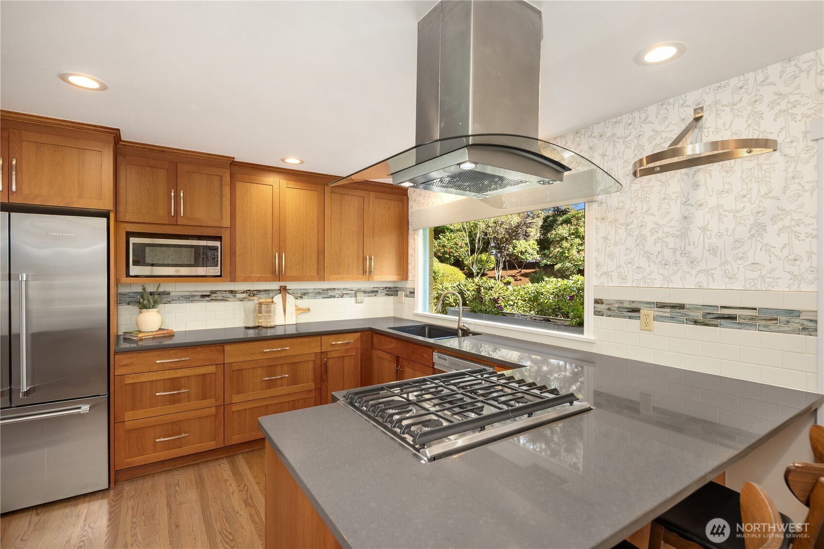3409 Magnolia Blvd W , Seattle, WA 98199