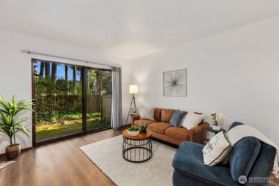8017 NE 177th Court #504, Kenmore, WA 98028