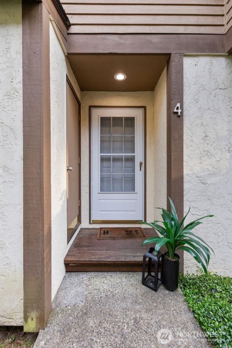 8017 NE 177th Court #504, Kenmore, WA 98028