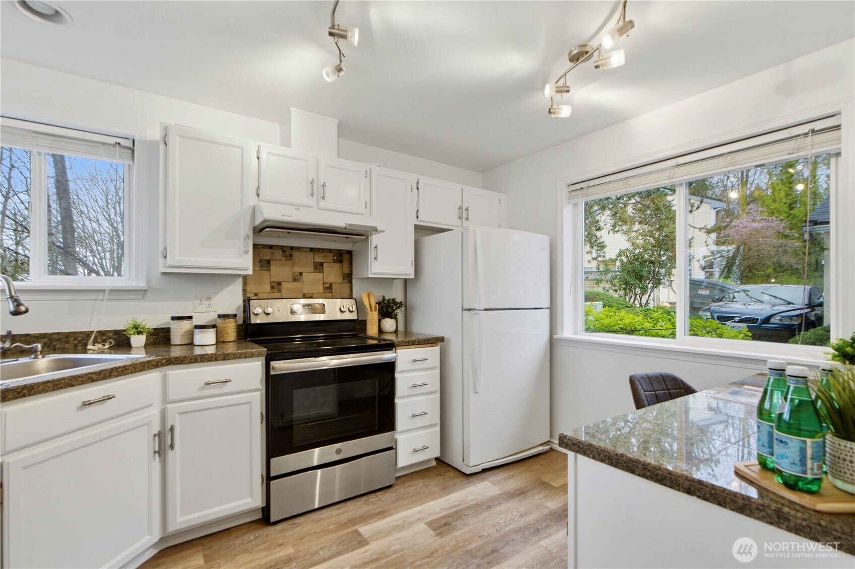 833 SW Sunset Boulevard #J-51, Renton, WA 98057