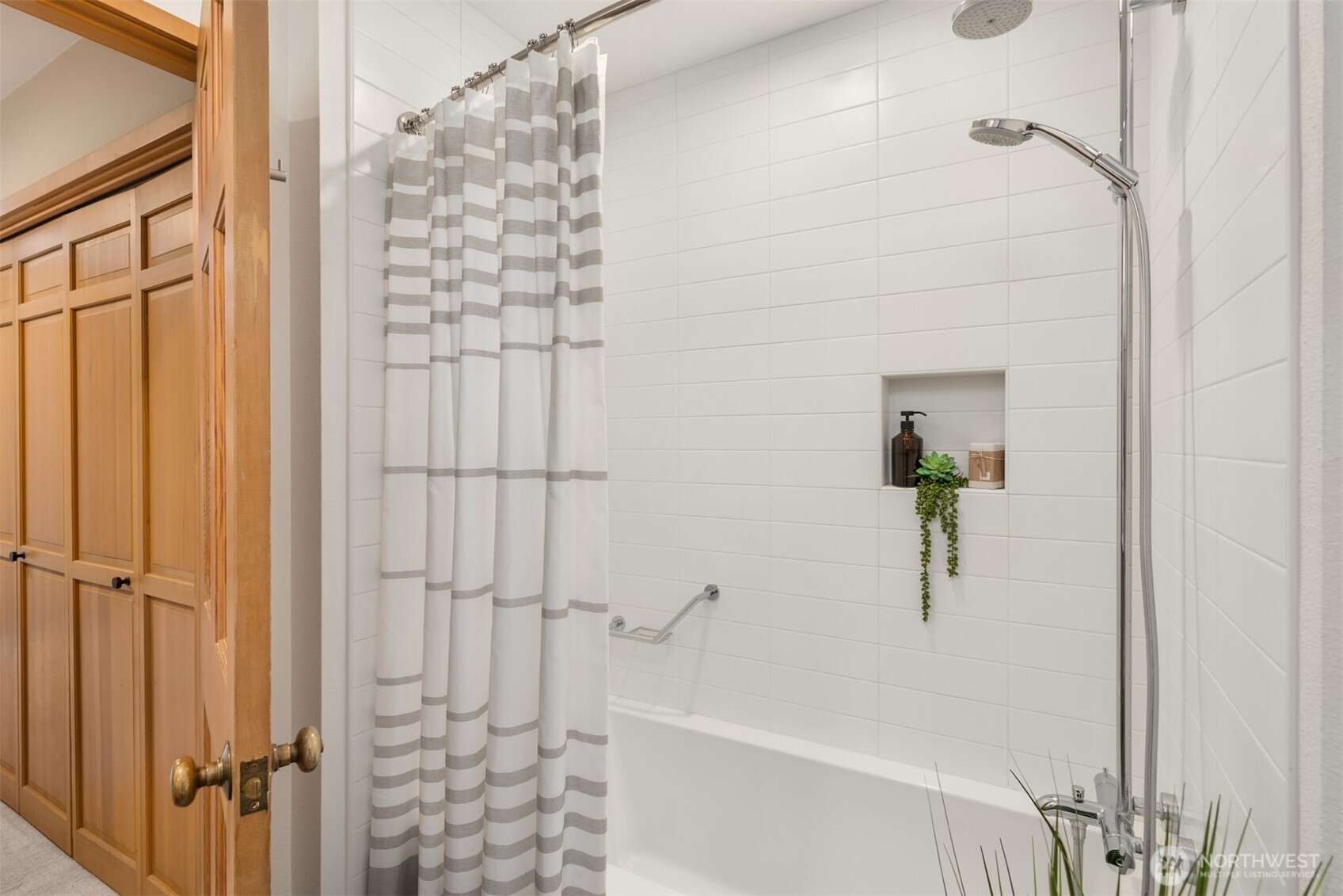 8151 NE Hidden Cove Road , Bainbridge Island, WA 98110