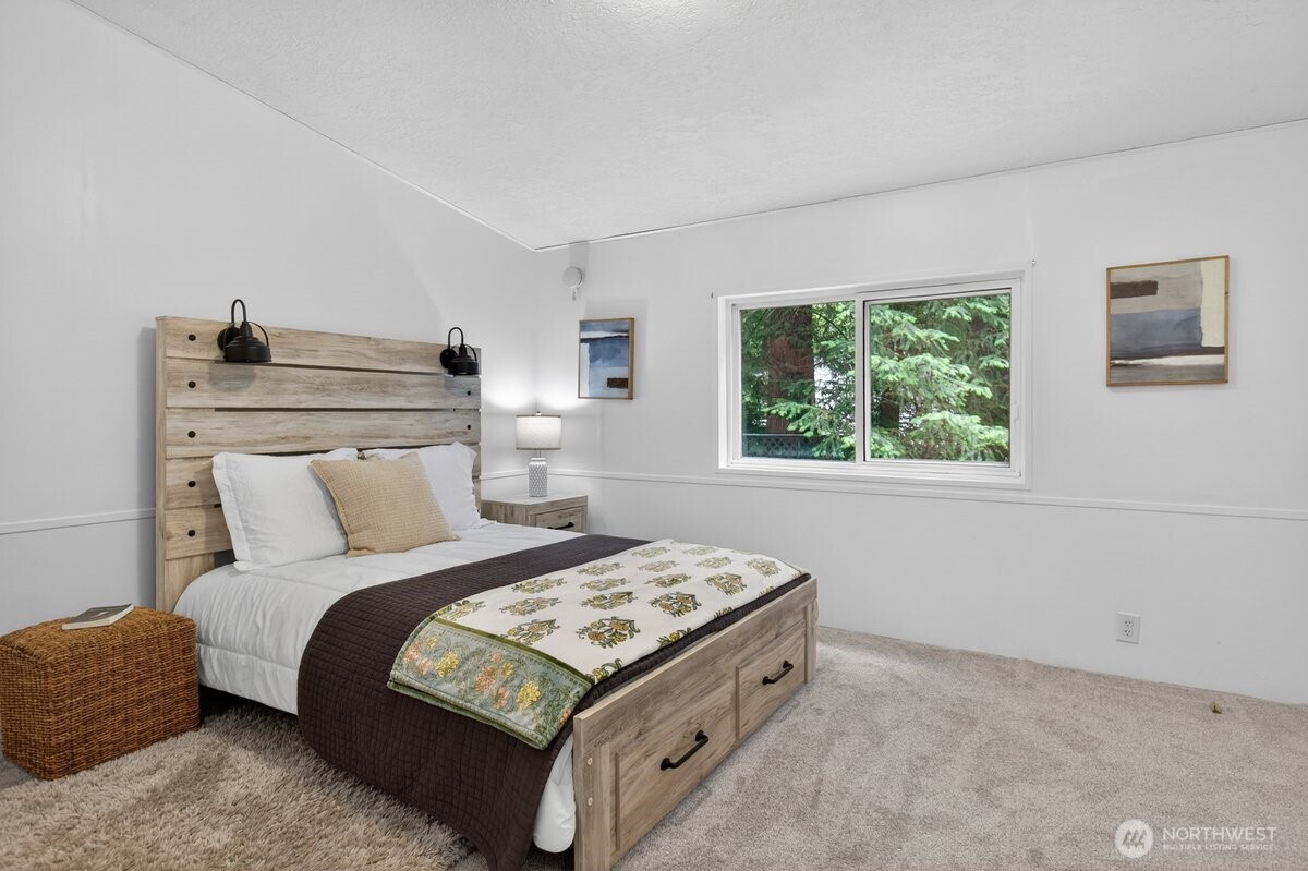 876 SW Taft Boulevard , Port Orchard, WA 98367