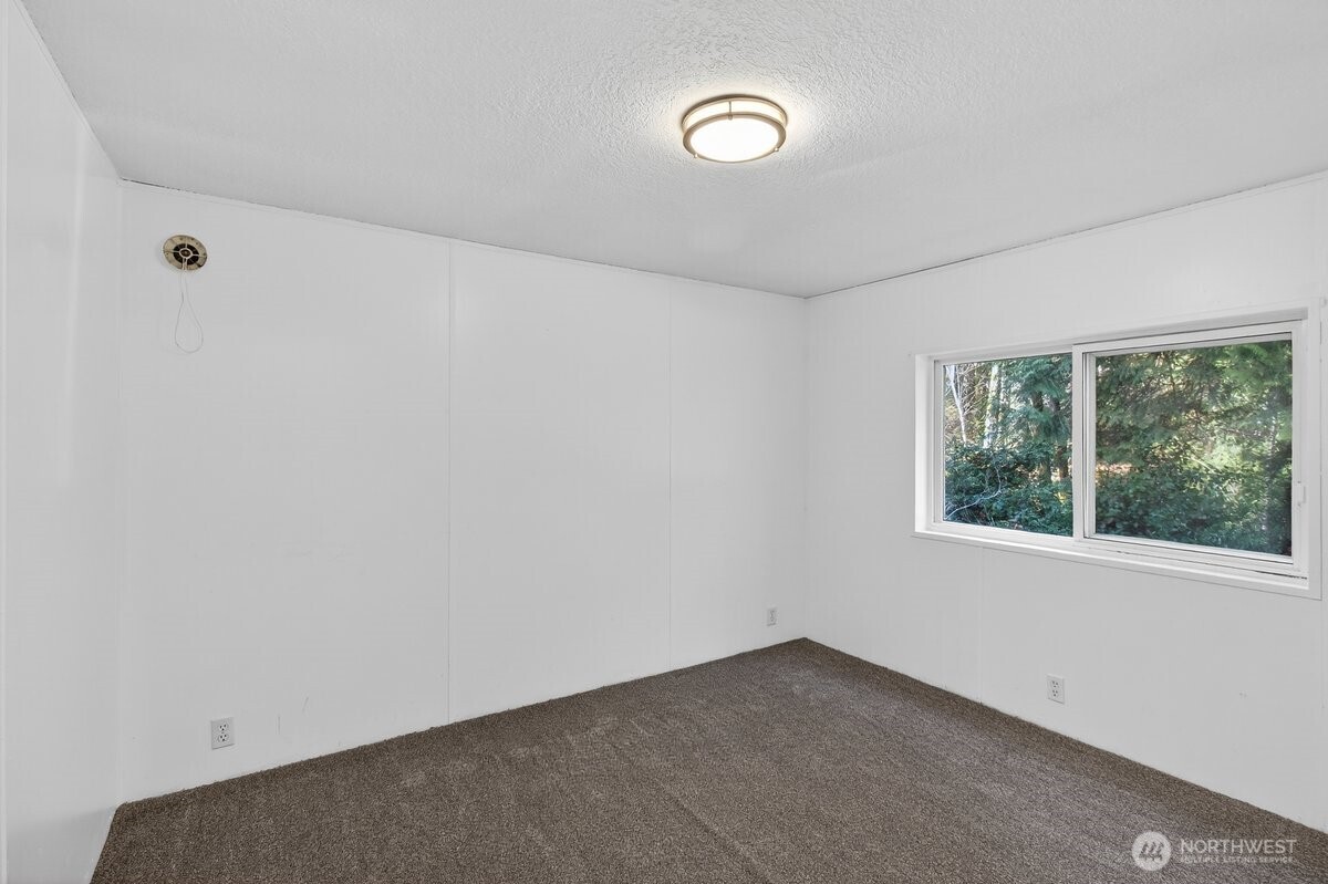 876 SW Taft Boulevard , Port Orchard, WA 98367