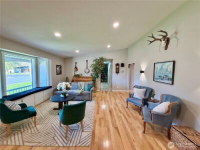 621 W Division Avenue , Ephrata, WA 98823 - Photo 2