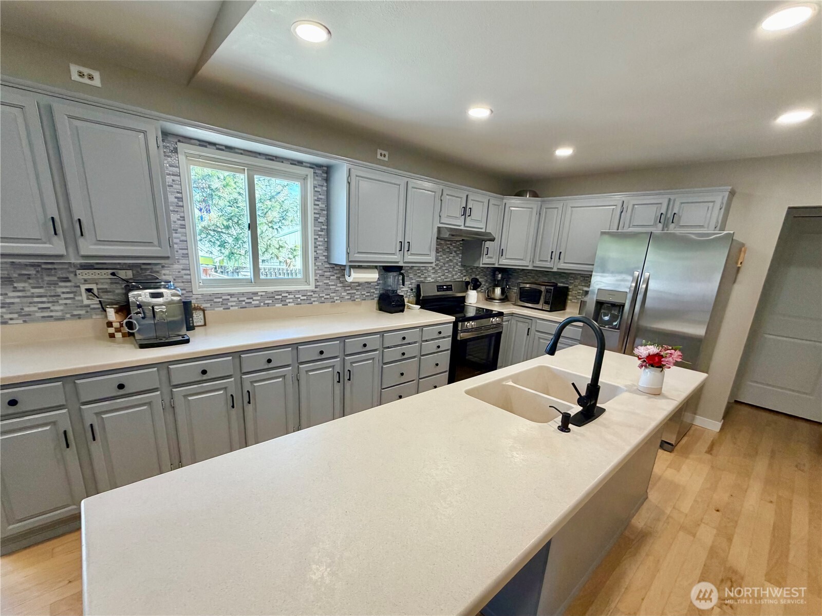 621 W Division Avenue , Ephrata, WA 98823