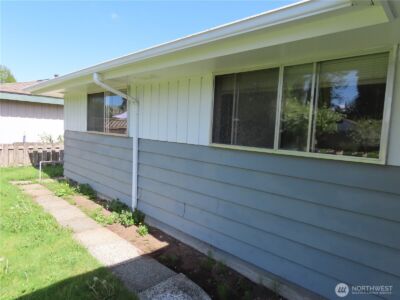 2108 Tacoma Road E, Puyallup, WA 98371 - Photo 4