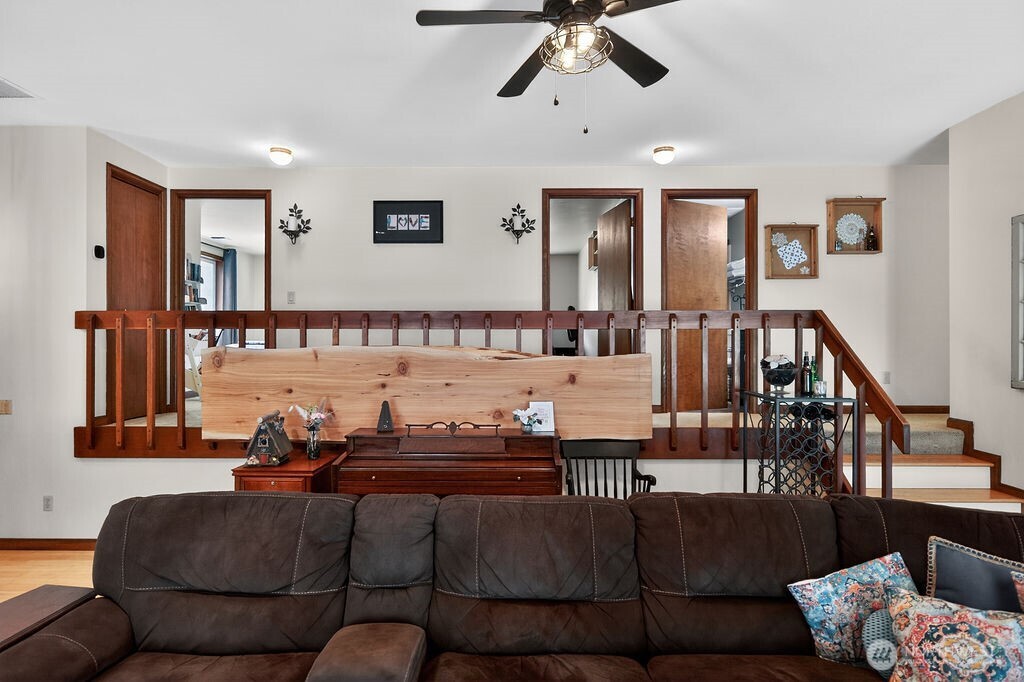 91 W Goforth Road , Sequim, WA 98382
