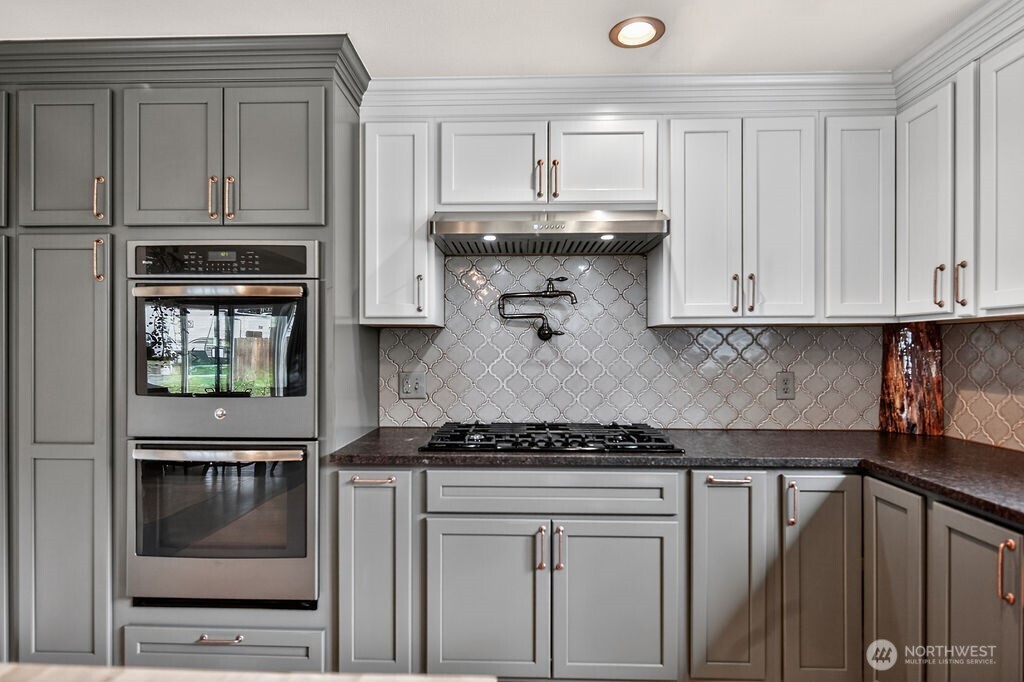91 W Goforth Road , Sequim, WA 98382