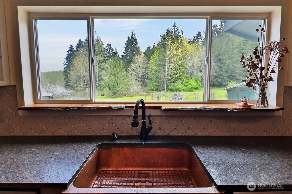 91 W Goforth Road , Sequim, WA 98382