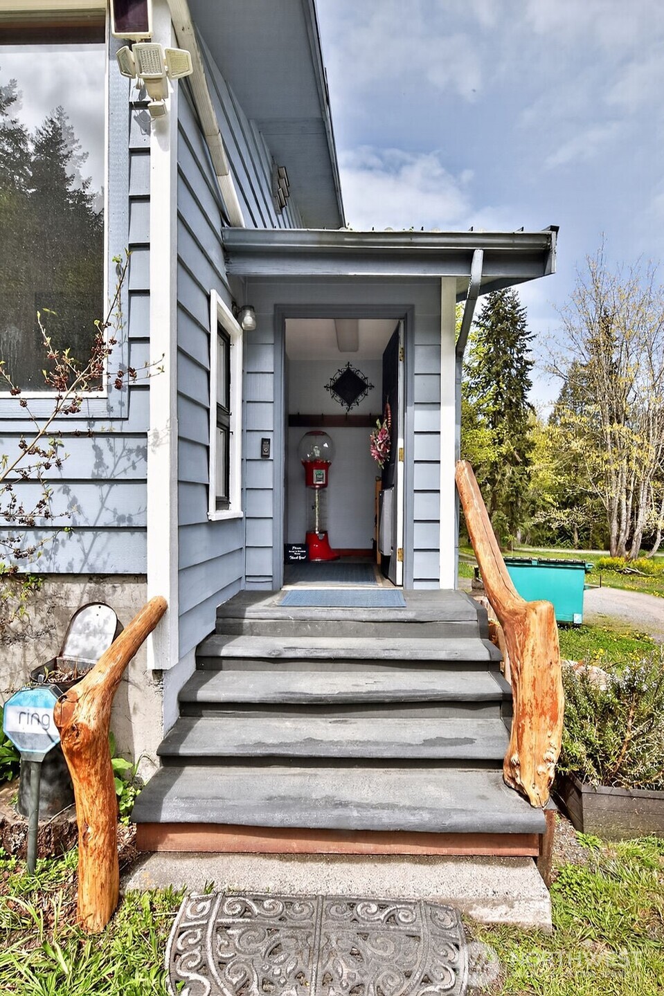 91 W Goforth Road , Sequim, WA 98382