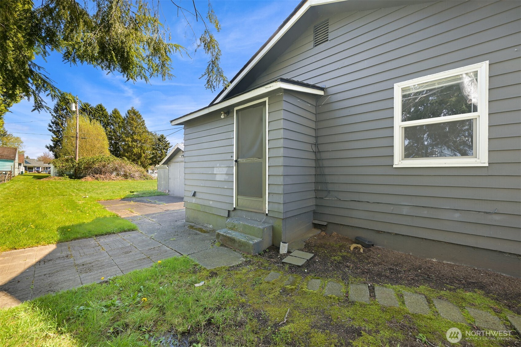 1056 Harrison Avenue , Blaine, WA 98230