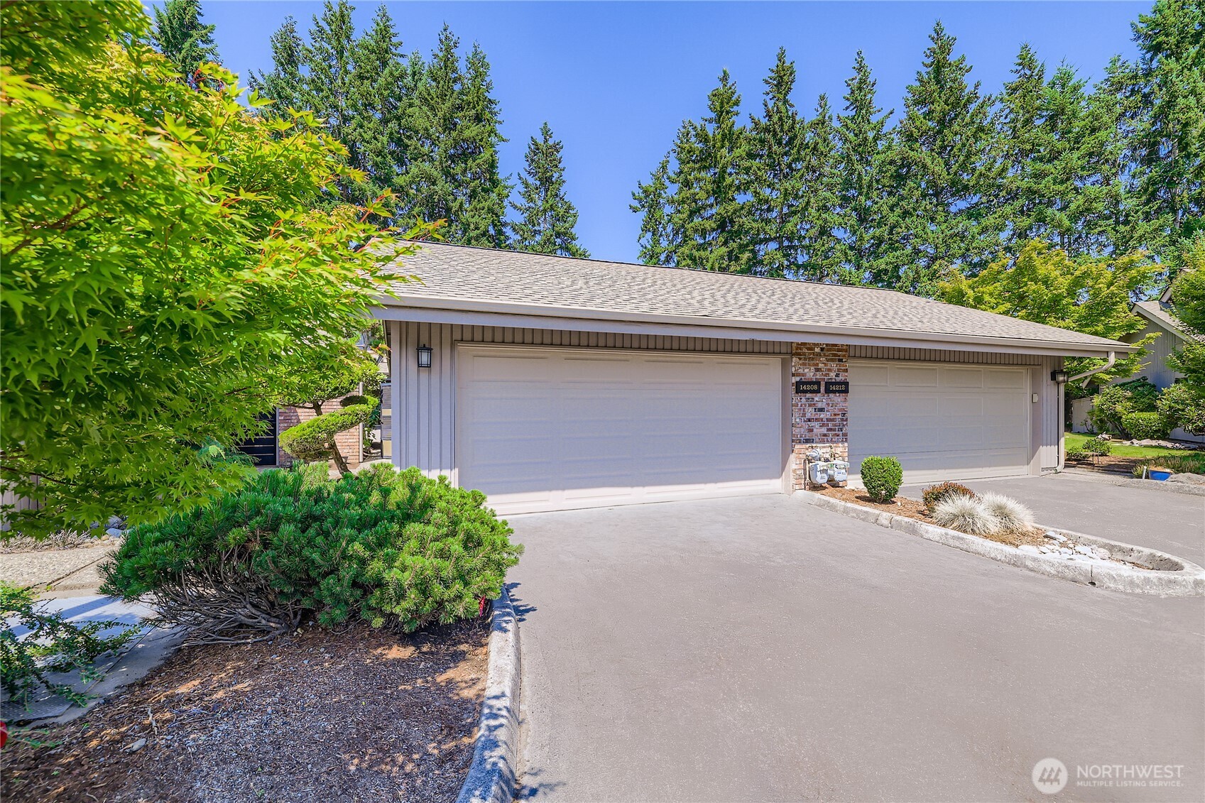 14208 NE 2nd Place , Bellevue, WA 98007