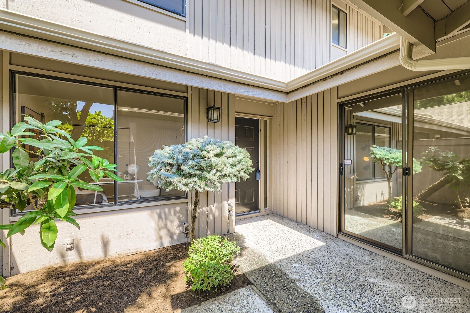 14208 NE 2nd Place , Bellevue, WA 98007