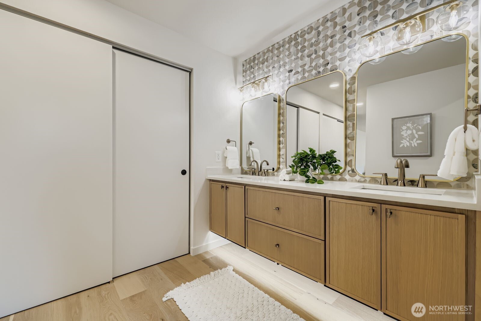 14208 NE 2nd Place , Bellevue, WA 98007