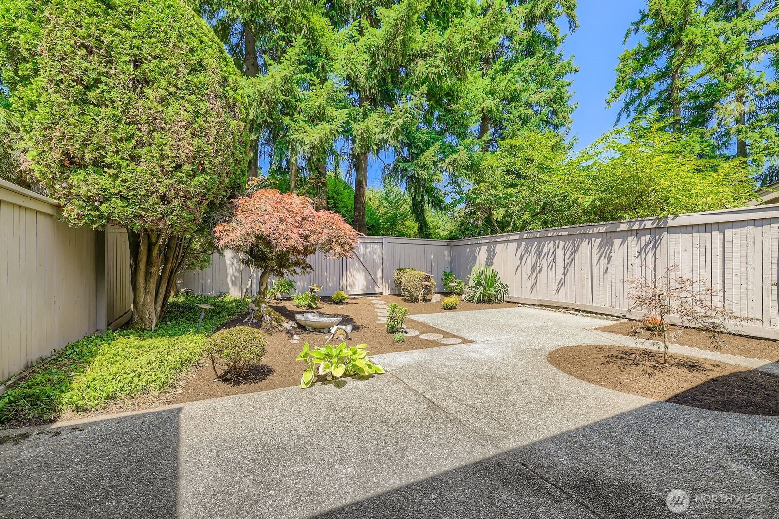 14208 NE 2nd Place , Bellevue, WA 98007
