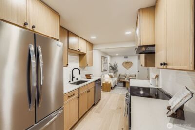 14208 NE 2nd Place , Bellevue, WA 98007 - Photo 9