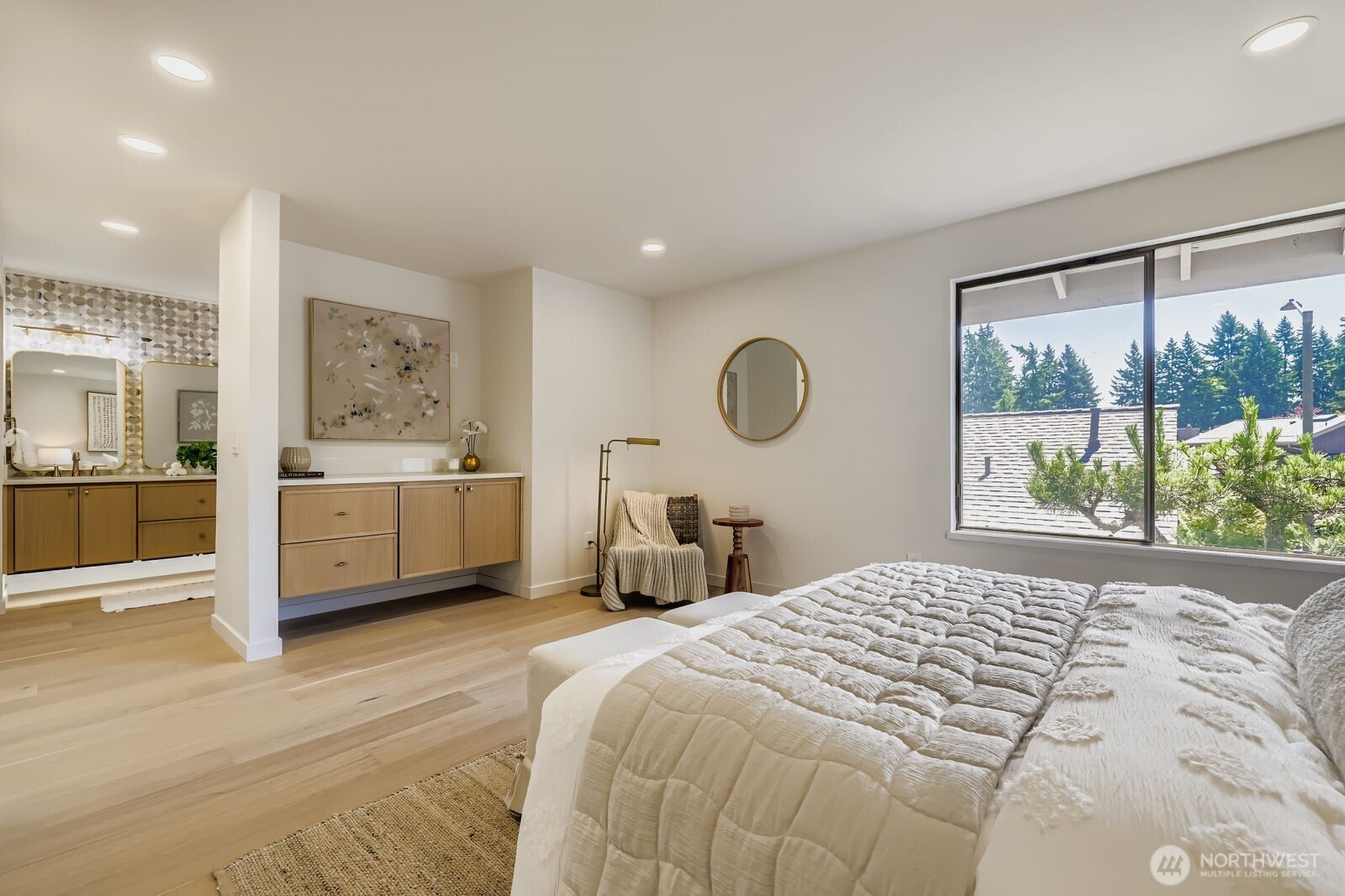 14208 NE 2nd Place , Bellevue, WA 98007